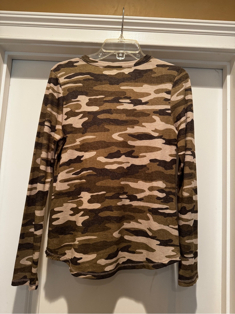 Lucky Brand Camo Long Sleeve Thermal Top in Olive and Tan